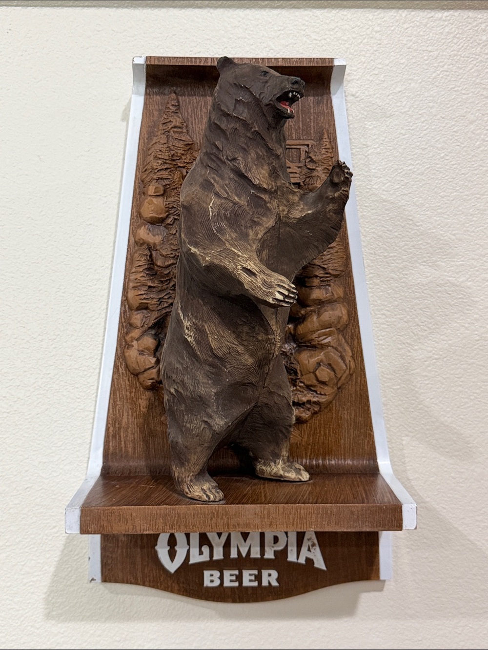 Olympia Beer 3D wall plaque from the Wildlife Series Grizzly Bear Man Cave